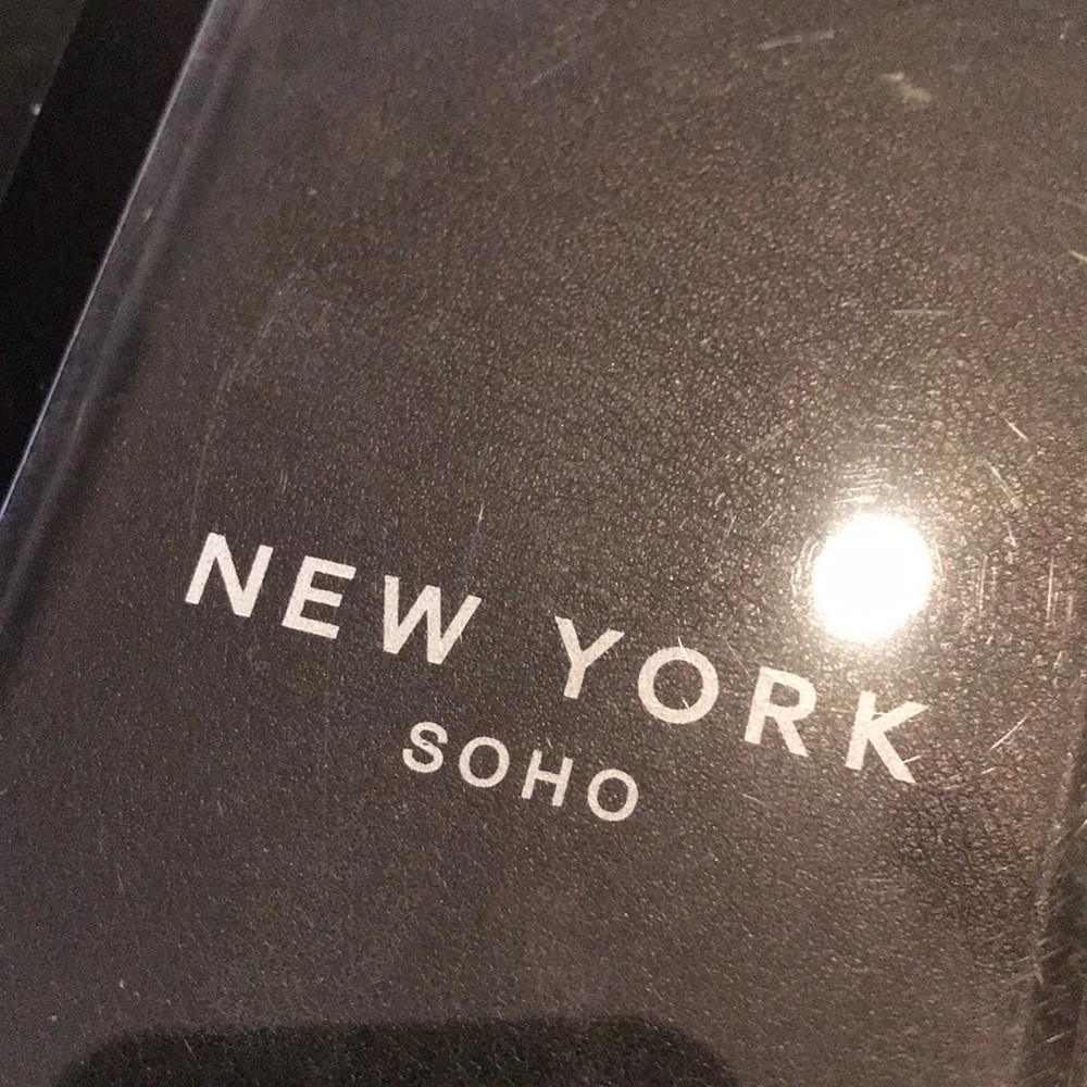 Brandy Melville iPhone 6/6s Case - Picture 2 of 3